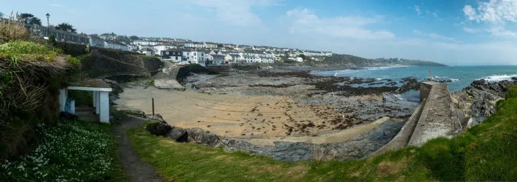 A panoramic view of Portscatho beach in Cornwall